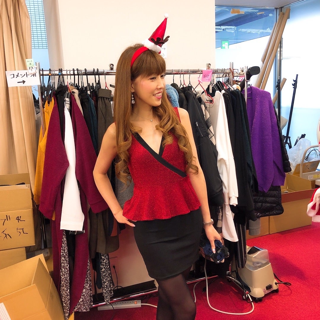 【スタッフコラム】必見！社長の超ミニスカート！あなたも赤い子軍団に入隊しませんか？クリスマスパーティー参加者大募集