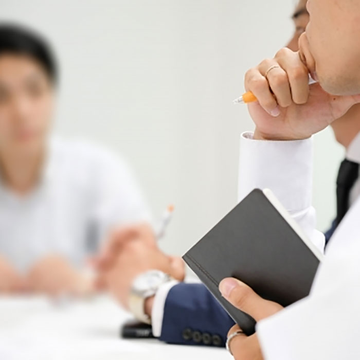 【大きいサイズのおすすめ】男性100人に聞きました！脚は隠すより出した方が細く見える！美脚が叶うミニスカートL-4L