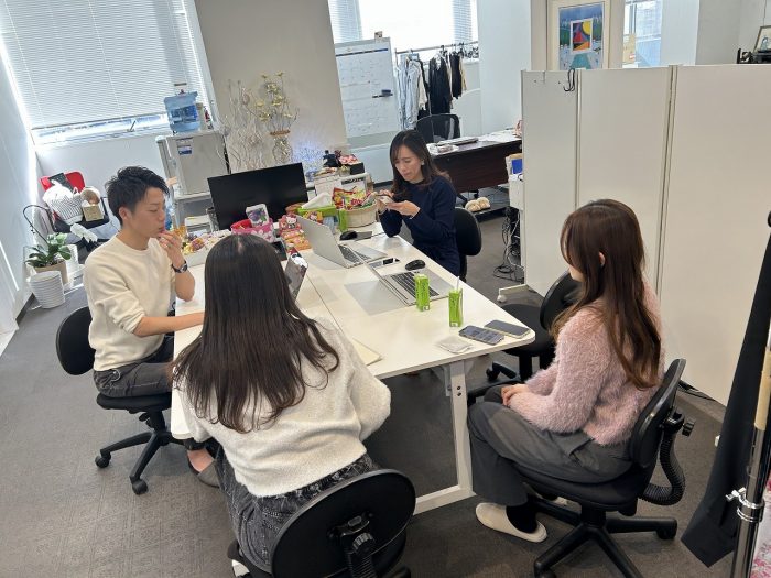 アパレルブランドのインスタの裏側に密着！