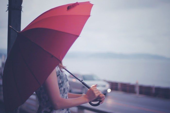 【大きいサイズのおすすめ】雨なんかに負けない！気分はいつもHAPPYに♪上を向いて歩きたくなる花柄シフォンチュニック 3L-4L