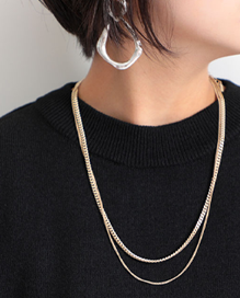 ゴールドネックレス