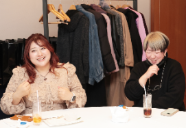 笑顔で記念撮影