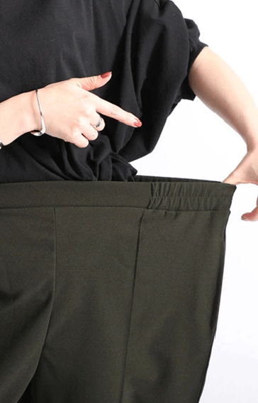 大きいサイズ レディース センタープリーツ入りストレッチテーパードパンツ